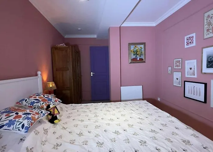 Cozy Style Friends Apartment